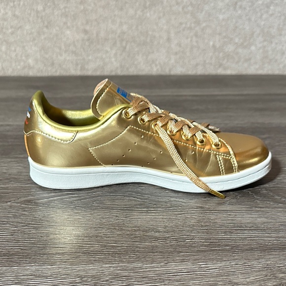 Adidas Stan Smith Gold Shoes - Picture 11 of 15